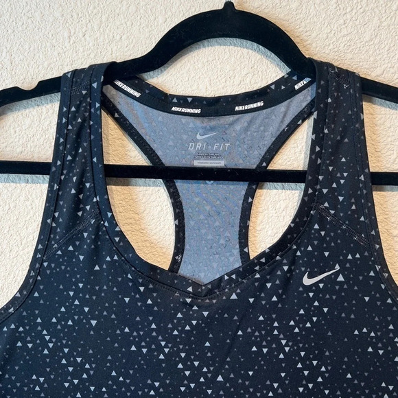 Nike Dri-fit running top size L - Picture 2 of 7